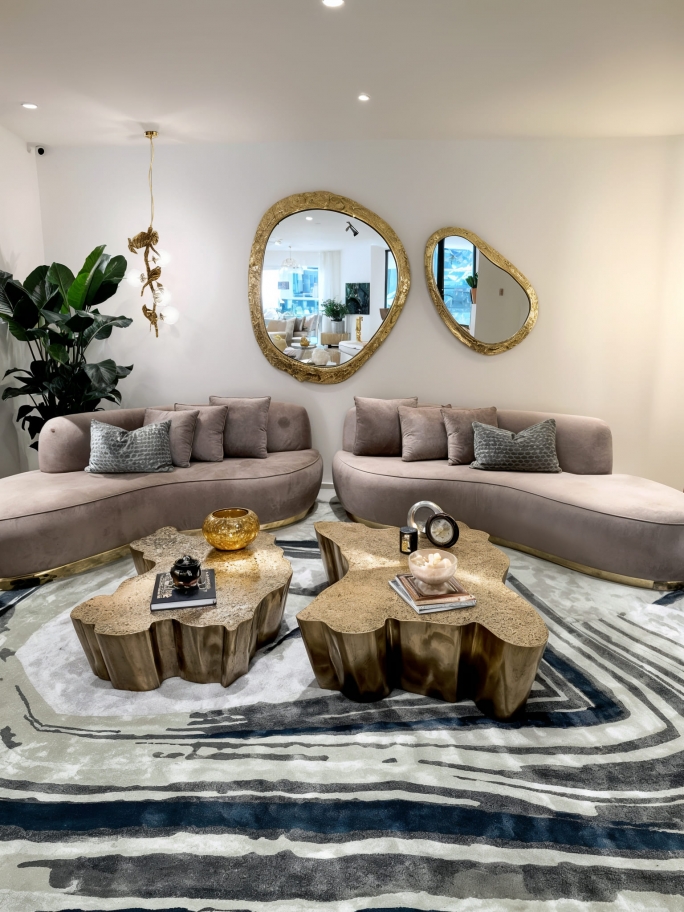 A Fluid Harmony in the Boca do Lobo Dubai Showroom with the Agatha&nbsp;Rug by Rug'Society