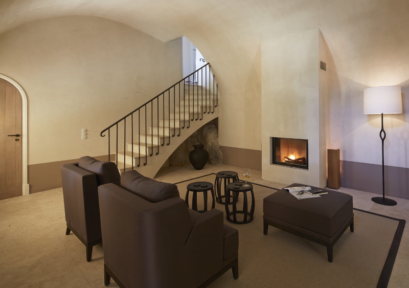 Elliott Barnes Interiors create Delicate Projects with Wonderful Rugs