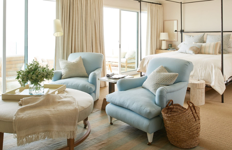 Mid-century modern rug ideas meticulously considered to create a harmonious and elegant room like this one.