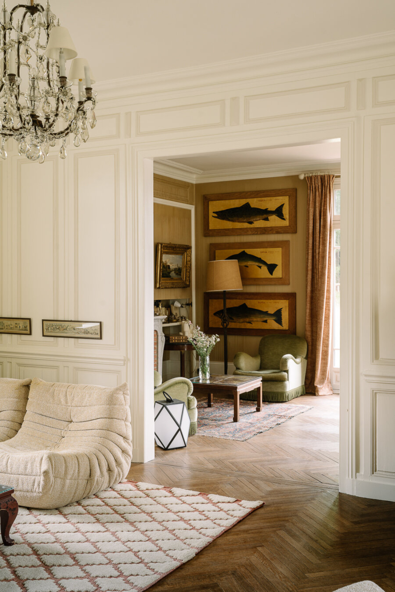 Rug Designs by Tristan Auer. Lounge rug in a classic modern design in a haussmannien apartment