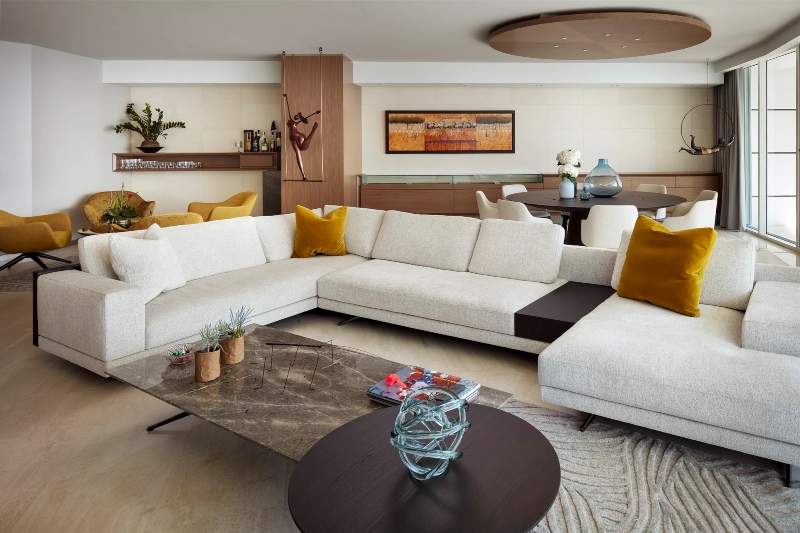 The peaceful and sturdy sentiments that this color sends are echoed in this living space, which has a minimalist and straightforward style.