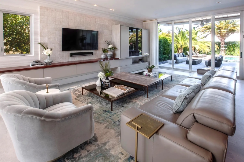 The owner's previously owned European-inspired design pieces were skillfully combined with an innovative, new concept by Moniomi Design, allowing the owner's own style to shine within an already ultra-contemporary setting.