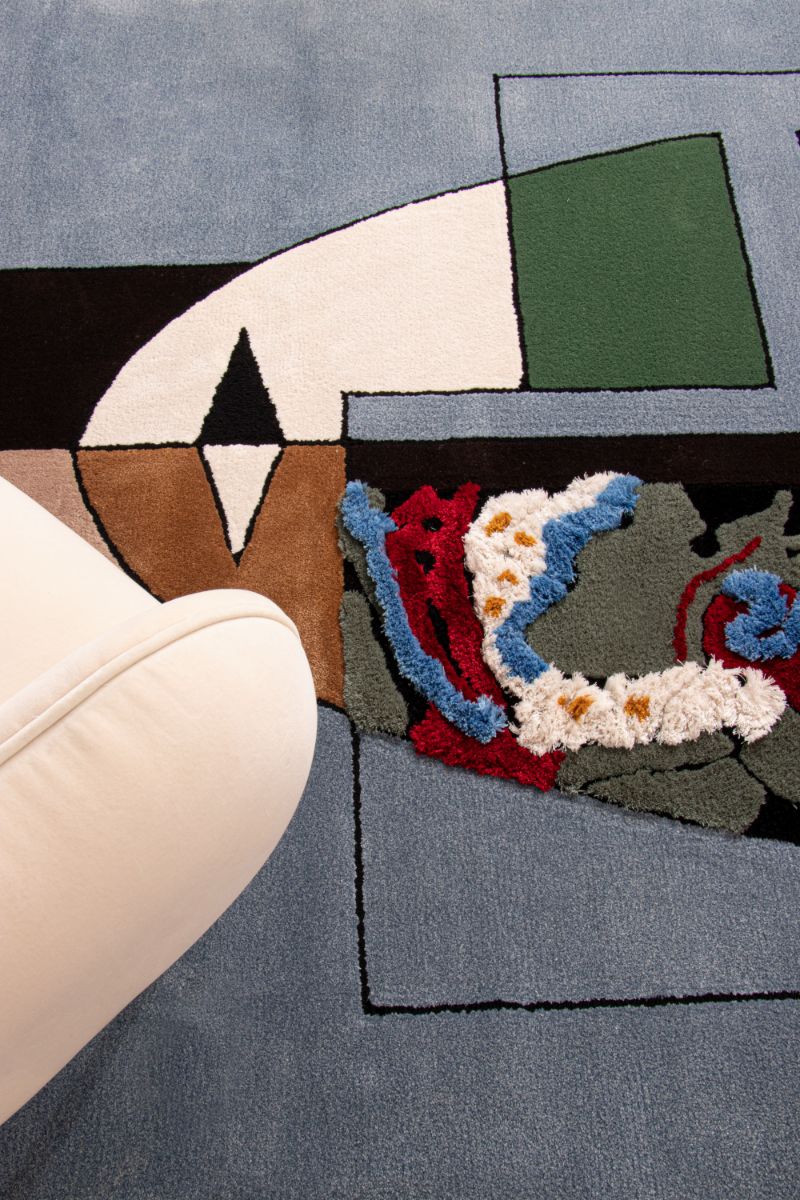 Geometric patterns and vibrant colors are one of the winter trends in 2022. The MIRA RUG shines for its beautiful and delicate design that is the representation of Cleopatra through geometrical shapes and different textures and colors.