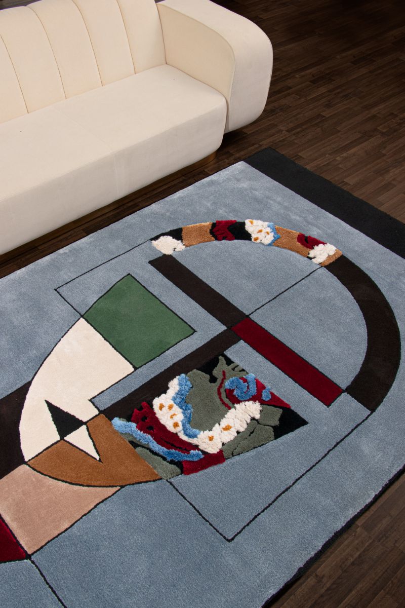 Geometric patterns and vibrant colors are one of the winter trends in 2022. The MIRA RUG shines for its beautiful and delicate design that is the representation of Cleopatra through geometrical shapes and different textures and colors.