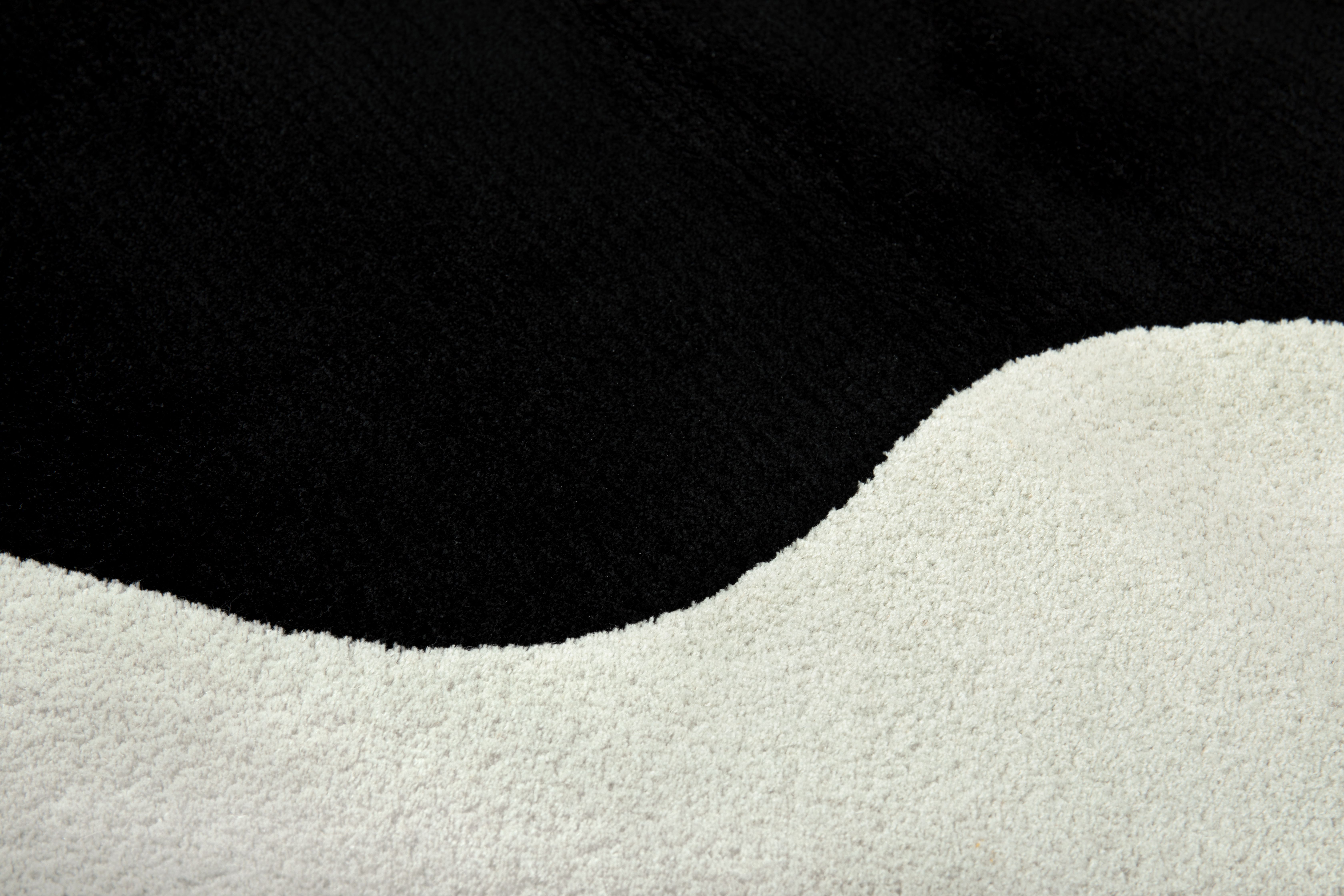 Vase Rug by Rug'Society