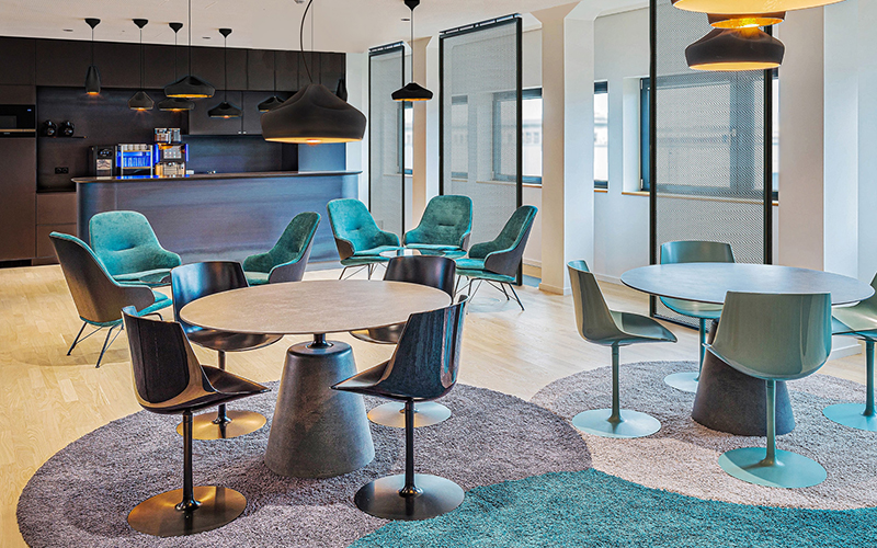 Neutral and colorful rugs ideas from the finest Frankfurt Interior Designers