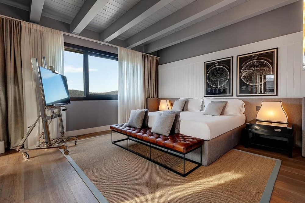 Modern Interior Design Projects by Andrea Fogli