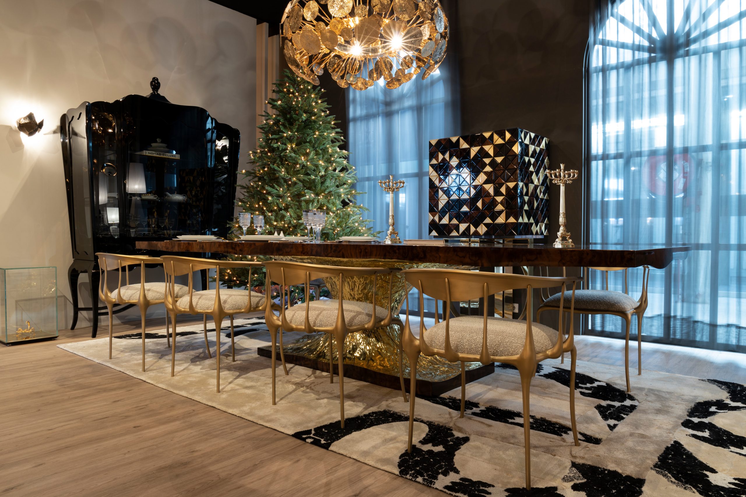 Modern Rugs & Modern Dining Tables For an Opulent Décor